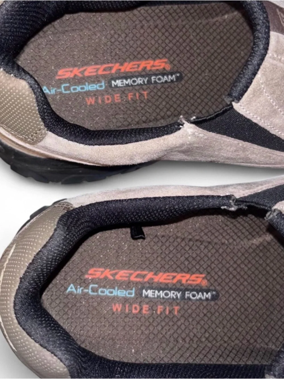 Skechers *never worn*